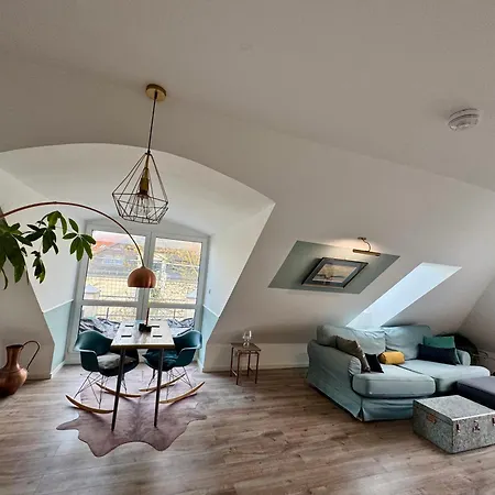 Sunny Attic & Close To Ber Airport Blankenfelde-Mahlow