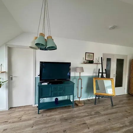 Apartment Sunny Attic & Close To Ber Airport