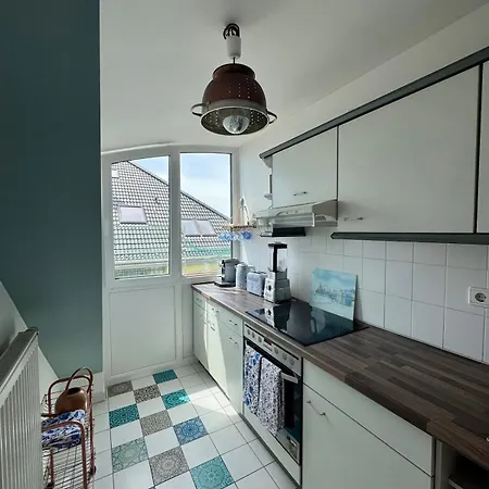 Sunny Attic & Close To Ber Airport Apartment